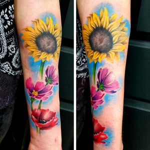 Semi.realistic watercolour flowers #daisy #sunflowertattoo #poppy 