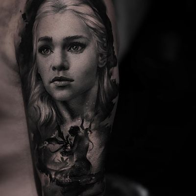 Game of Thrones tattoo by Thomas Carli Jarlier #ThomasCarliJarlier #GameofThrones #GameofThronestattoo #GoT #GoTtattoo #HBO #tvshowtattoo #popculturetattoo #daenerystargaryen