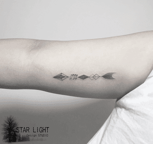 #arrow tattoo #design form BOM.  #blackandgrey #dotwork 