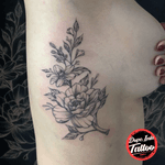 #tattooart #tattooartist #linework #flower #flowers #flowertattoo #ink #inked 