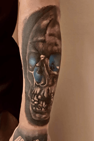 Second tattoo #realism #realistic #horror #horrortattoo #skull #skulltattoo #colour 