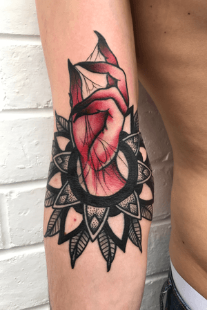 Tattoo by hand of mysteries tattoo collective ketterng