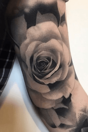 #healed #rosetattoo #art #artist #tattoo #tattooartist #tattooer #tattooist #healedandhairy #healedtattoo #healedtattoos #rose #bng #bngtattoo #blackandgreytattoo #blackandgraytattoo