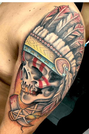 #skull#skulltattoo#nativeamerican#indian#neotraditional#neotraditionaltattoo#color#colortattoo#tomahawk#feather 