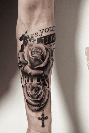Roses. #roses #rosestattoo #roseary #realism 
