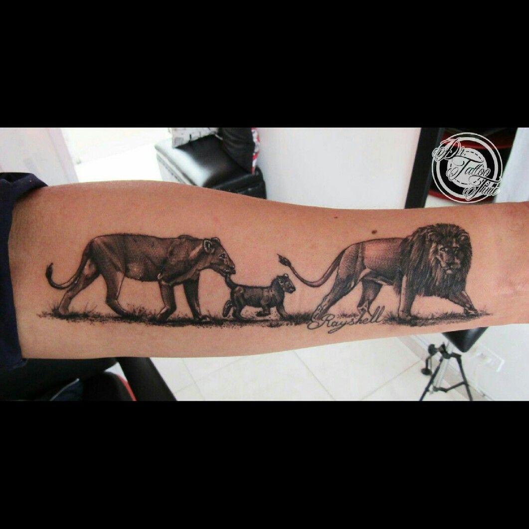 Tattoo uploaded by Dr. Tattoo time • Family lion's tattoo design freestyle  tattoo Familia de leones, diseño a libertad, tatuaje miniatura.  #familytattoo #familylions #tattoodesign #Studiotattoo #Drtattootime Si te  gusta nuestro trabajo síguenos