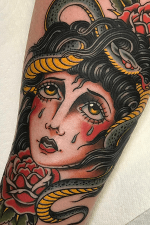 We couldn’t help but shed a tear when we saw this beautiful little lady tattooed by Manu! 🐍🥀 To book a consultation with Manu, give us a call on 0208 549 4705!