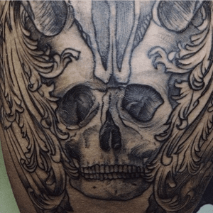 #revynove #eagle #eye #engravingeffect #tattoo #black #lines #detail #baroque #decoration #legtattoo #tattoomodel #model #likeaprintonskin #skull #wings