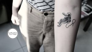 🌌🚀🛰Instagram: @karincatattoo#karincatattoo #astronaut #space #astronauttattoo #minimal #little #tiny #tattoo #tattoos #tattoodesign #tattooartist #tattooer #tattoostudio #tattoolove #ink #inked #black #dövme #istanbul #turkey #dövmeci #kadıköy #wow 