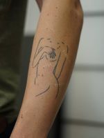 Non electric Hand poke tattoo by Blame Max #BlameMax #handpoke #stickandpoke #nonelectric #linework #illustrative #fineline #body #lady