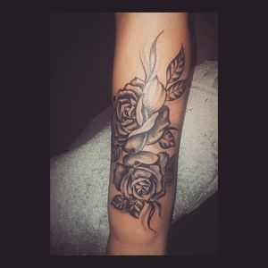 #new #tattoo #newtattoo #numbereight #inkedgirl #inked #happy #roses #shades #rosepatels #leaves #girl #tattooarm #tattooart #artist #black #goals #tattoostyle #inkedtattoo #inkedlife #nice 