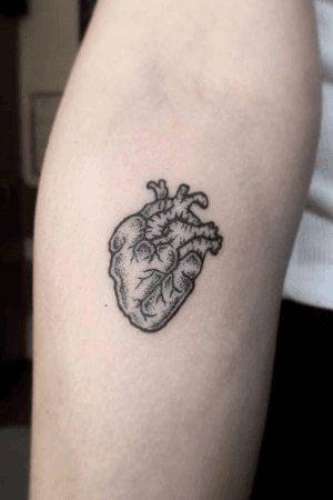Tatuarte en la Piel - Se mueve el corazón Davide Borto Tattoo  www.TATUARTEMAGAZINE.com