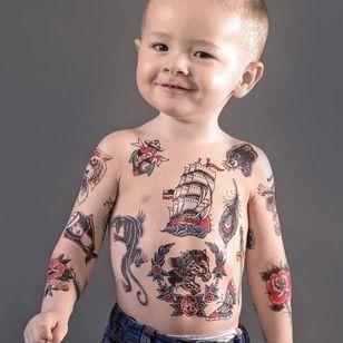Tatuajes temporales de Tim Hendrick para tatuajes de niños pequeños #temporarytattoo #temporarytattoos #musicfest #musicfestival #tattoofashion #fashiontattoo #tattooforkids #childrenstattoos #kidtattoo #faketattoo