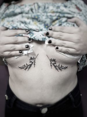 Raminhos da nossa amiga Gisele! 😍✍️🌿Faça já seu orçamento! (62) 9 9326.8279#tattoo #ink #blackwork #tattoolife #Tatuadouro #love #inkedgirls #Tatouage #eletricink #igtattoo #fineline #draw #tattooing #tattoo2me #tattooart #instatattoo #tatuajes #blackink #floral #tatuagemdelicada #tatuagemfeminina #flowerstattoo #traçosfinos #womantattoo #neotradtattoo #sketchtattoo #sketchtattoo #underboobtattoo