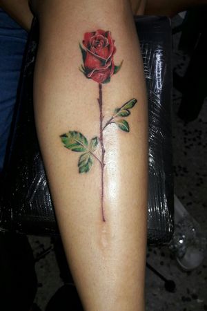 Instagram @diotattooink #floraltattoo #tattoodoapp #watercolor #blackandgrey #tattooja #tattooartist 