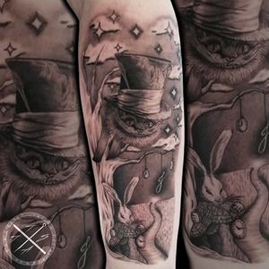 Not my universe but nice ink session fun on this piece Alice in wonderland themed #cheschirecat #halfsleeve #aliceinewonderland #daugthers #blackandgrey #blackandgreyrealism #intenzetattooink #fkirons #fadetheitch #stencilstuff #inkeeze #kwadron #ink #inked #inkedlife #inkedmag #tattoo #tattooist #tattooartist #artist #artwork #tattoooftheday #picoftheday #photooftheday #France #thomtats7 @fadetheitch @thomtats7 
