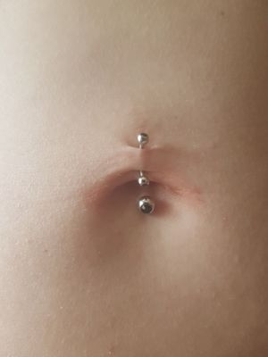 Dublle belly button piercing 