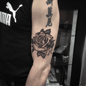 Tattoo rose ✨ based Roma (Italy)                             📩 For info Tattoos & guest send me email giorgia.tattooist@hotmail.com or DM instagram : @jayeltattooartist   #tattooartist #tattooart #tattoo #blackwork #italiantattooartist #romatattoo #Tattoodo #tattooitalia #rosetattoo #blackworktattoo #rose #blackandgrey #blackandgreytattoo #roses #letteringtattoo 