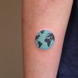 Earth tattoo by Yaroslav Putyata #YaroslavPutyata #YarPut #EarthDaytattoos #EarthDay #Earthtattoo #landscapetattoo #earth #planet #landscape #land #nature #color