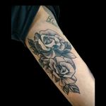 Otro de hoy.. #tattoo #inked #ink #roses #whipeshading #liner #lines #whipeshadingtattoo #rosestattoo #luchotattoo #luchotattooer