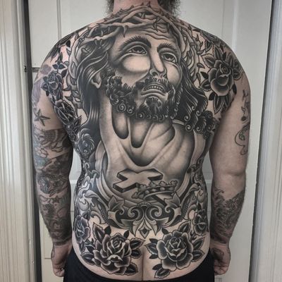 Jesus tattoo by Chris Stuart #ChrisStuart #Jesustattoo #JesusChristtattoo #religioustattoo #religious #Catholic #Christian #portraittattoo #cross #crownofthorns #rose #flower