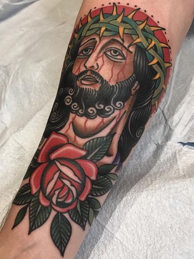 Jesus tattoo by Matt Cannon #MattCannon #Jesustattoo #JesusChristtattoo #religioustattoo #religious #Catholic #Christian #portraittattoo #crownofthorns #rose #flower #floral