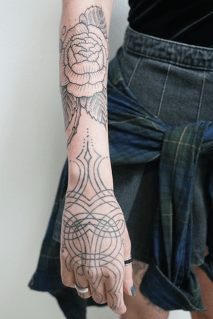 Trad Rose. Cure hand linework. 