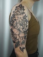 Nature tattoo by Kyle Stacher aka Thief Hands #KyleStacher #ThiefHands #illustrative #linework #nature #organic #fineline #dotwork #flowers #floral #Leaves