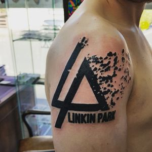 Linkin Park, Upper Arm/Shoulder