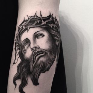 Tatuaje de Jesús por Adam Vu Noir