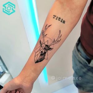 [FOREARM TATTOO] "Venado" Estilo geométrico Blackwork Diseño personalizado Artista: FB/INSTA: @jaime.sxe #SkylineStudio #Tattoo #CreateYourself
