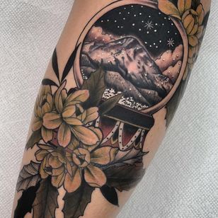 Tatuaje de la naturaleza por Kyle Stacher, también conocido como Thief Hands