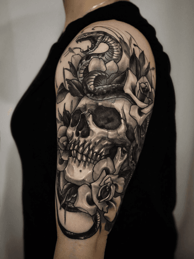 #snake #skull #tattoodo #blackandgrey #blackwork #koreatattoo #mamaink #seoultattoo # ssabtattoo