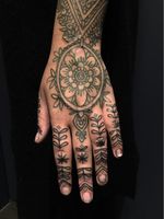 Hand tattoo by Ciara Havishya #Ciarahavishya #specialtattoos #uniquetattoos #besttattoos #awesometattoos #tattoodoapp #tattooartist