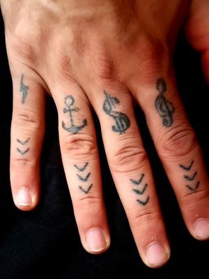 Finger tatto symbol#fingertattoos #finger #littletattoo  #symbols #hand 