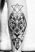 Geometric wolf with fitwork shading