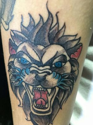 Leon - Lion Traditional tattoo 