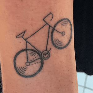 Bicycle / race bike. Done by Fabienne Demmer at Lucky Charm Tattoo, Nijkerk, Netherlands at April 19, 2019.