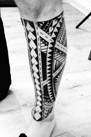 Polynesian lower leg sleeve.