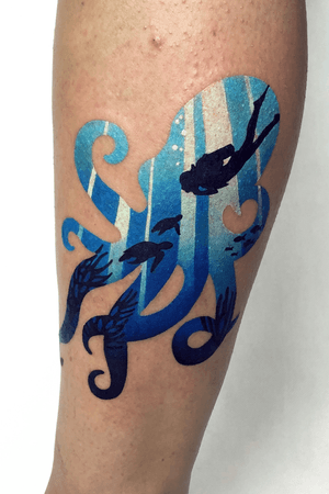 Underwater octopus for a diving fan 🐙 #tattoo #tattooart #doubleexposuretattoo #doubleexposure #octopustattoo #underwater #colortattoo #bydgoszcztattoo #polandtattoos #warsawtattoo