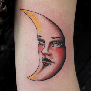 Moon face