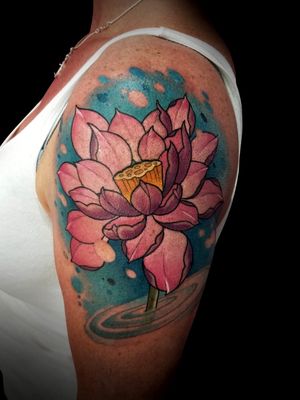 #lotus #lotustattoo #lotusflower #botanicalart #botanicaltattoo #floral #floraltattoo #colortattoo #colourtattoo #tattoo #tattoos #tattooart #newschool #newcschooltattoo #illustrativetattoo