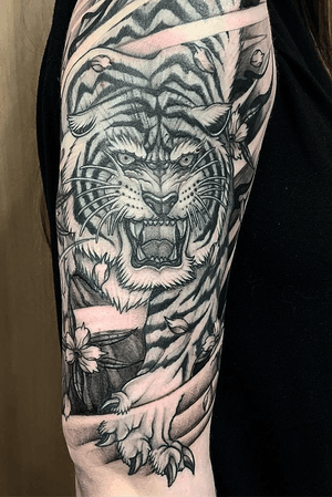 Asian-style Tiger half-sleeve