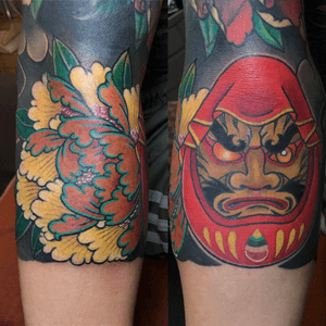 Daruma tattoo and peony flower..#quangvuart #12chogao #hanoitattoo #radiantcolorink #sutuvangsupply #soulofcolor #stelcilswalow #sonen #vietnam🇻🇳  @ Chợ Gạo  #hoankiem #hanoi#tattoohanoi #hanoitattoo #vtatsstudio #radiantink #tattooing #traditionaltattoo #tattoolife #tattoomen #tattooink #tattoos #vietnamtattoo- - - - - - - - - -📍  Address: Tầng 3- 12 Chợ Gạo - Hoàn Kiếm - HN🗓 Booking : 090.381.1866📌 Instagram http://www.instagram.com/quangvu2807/📎 FB : https://www.facebook.com/artist.quangvu📧 Email : Vtats.studio@gmail.com📌https://vtatsstudiotattoopiercing.business.site/