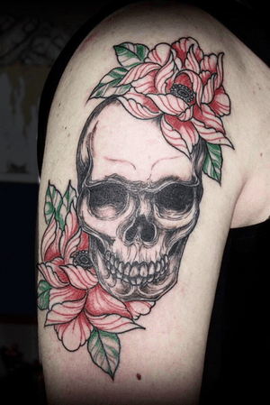 #tattoo #neotraditional #skull #peony #peonytattoo #skulltattoo #tattooartist #tattooart 