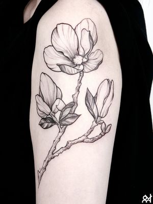 fine line flower tattoo #lineworktattoo #flowertattoo #fineline #KoreanTattoos #394tattoo #tattooistvoram