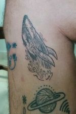 ✖ Hand Poke Tattoo ✖ Baleia Whale • Agendamentos pelo Whatsapp: 69 99903-7334 Atendendo em Porto Velho - RO • • • #handpoketattoo #handpoke #stickandpoke #stickandpoketattoo #simpletattoo #tattoobr #tattoopvh #blackwork #blacktattoo #darkartists #tttism #portovelho #pvh #rondonia #amazonia #amazontattoo #mapinguaritattoo