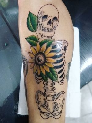 Instagram: @trutatattoostudio#trutatattoostudio #tattoomanaus #tattooskull #skull #sunflower #sunflowertattoo  #tatuagemmanaus #tattooamazonas  #tattooblackwork #tatuagempretoecinza #finelinetattoo #tatuagemdelicada #tatuagemcomtracofino #tattootracofino #tatuagensinspiradoras #tatuadoram #tatuadormanaus #tatuagem #tatuagens #tatuagembrasil #tatuagembr #tatuagemam #tattoobrasil #tatuagemamazonas #tattoo #tattoostyle #rosatattoo #inked  #tatuador #tattoomanaus #manaus #finelinetattoomanaus #amazonas
