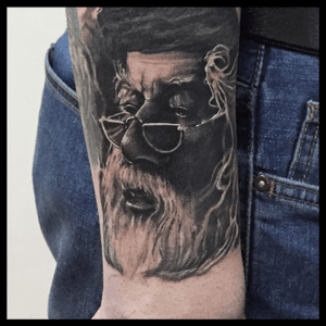 #realism #realistic #portrait #dumbledore #blackandgrey #harrypotter #movie #moviecharacter #realistictattoo #tattooartist #tattooart #tattooartistmagazine #dövme 