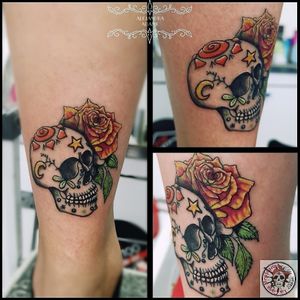 This sugar skull is one of my tiny creations. I want to thanks my dear friend @papette80 who is always helping and supporting me. #lovemyfriends❤️ 💀💕🌺❤️💀💕🌺❤️💀💕#tattoo #tatuaje #tatouage #rosetattoo #tattoorose #rosestattoo #tatuajederosas #tatuajerosa #rosastatuaje #tatouagerose #tatouageroses #rose #roses #rosa #rosas #skulltattoo #tatuajecalavera #tatouagecrane #sugarskulltattoo #sugarskulltattoos #tatuajecalaveradeazucar #tatouagecranedesucre #skull #calavera #crane #sugarskull #calaveradeazucar #cranedesucre #tattoodo #tattoolover #tattoolovers #ferneyvoltaire #tattooferneyvoltaire 